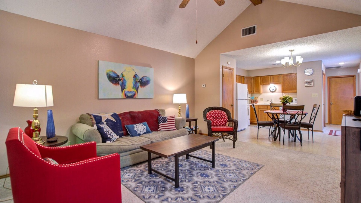 Palm Valley House | Golf, Quiet, king and Queen Suite, Winter Texans, Seasonal, Monthly Rentals