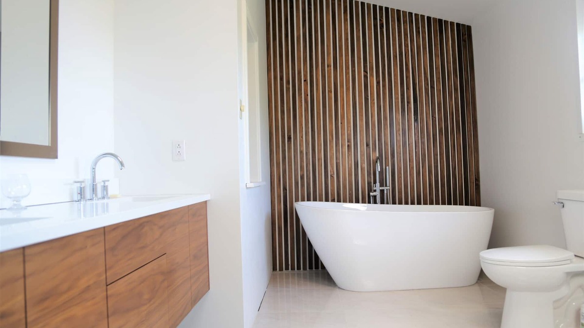 Inverness House | Golfers and Beach Goers Look No Further *(New Hot Tub)*