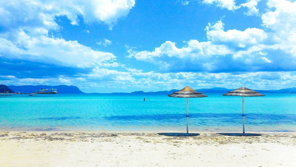 Golfo Aranci Apartment | Golfo Aranci - apartment for 2 people, directly on the beach, with terrace and sea-view