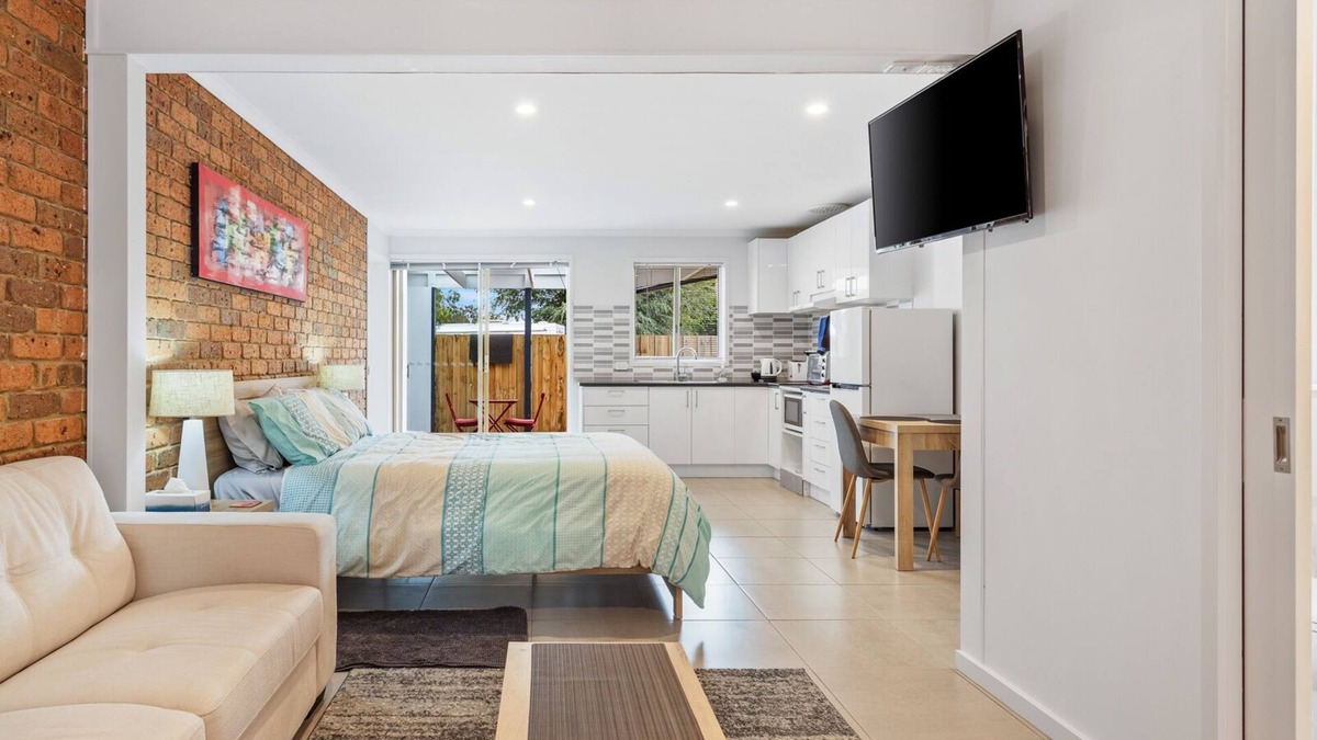Rosebud House | Golfside Getaway 2 by Ready Set Stay