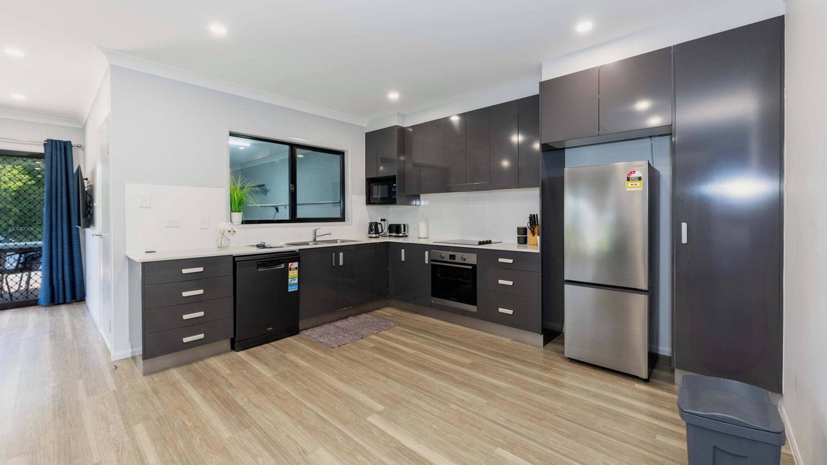 Rosslea Apartment | Golfside Haven 2 Bedroom, 2Bathroom - Across from Golf Course