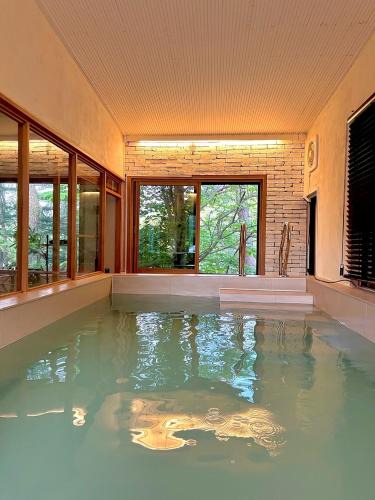 Deokhyeon House | GongganHoe-eok Private PoolVilla Pension