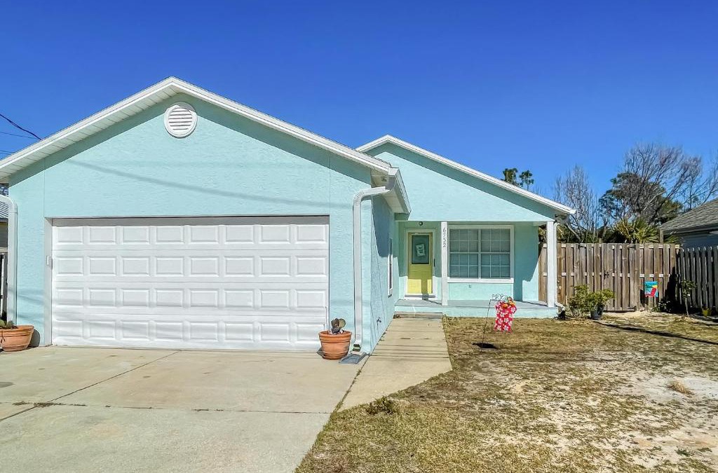 Holiday Beach House | Good Day Sunshine