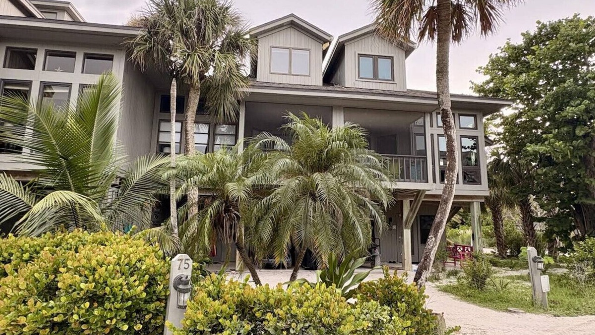 Jose's Hideaway House | Good Day Sunshine Townhome in Safety Harbor