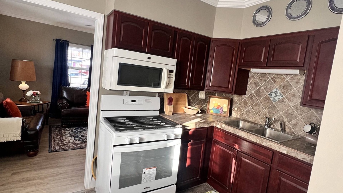 Kokomo House | Good things come in small packages! Cute, clean, and close to everything!