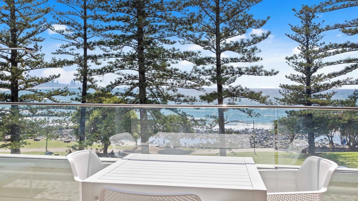 Burleigh Heads Apartment | Goodwin Towers 10, Burleigh Heads.