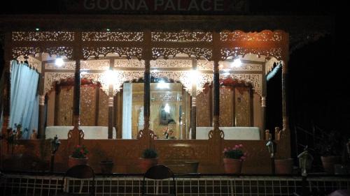 Dal Lake Boat Rental | Goona palace houseboats