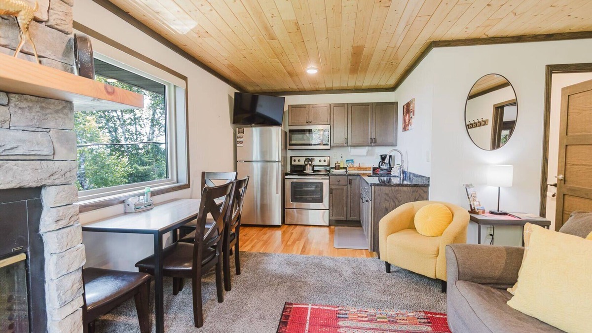 Two Harbors Apartment | Gooseberry Trailside Suites | Lester River Suite