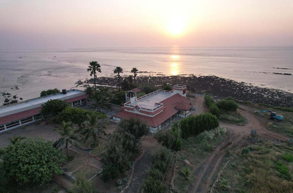 Talaja Hotel | Gopnath Bungalow - A sea view Hotel in Gopnath Beach