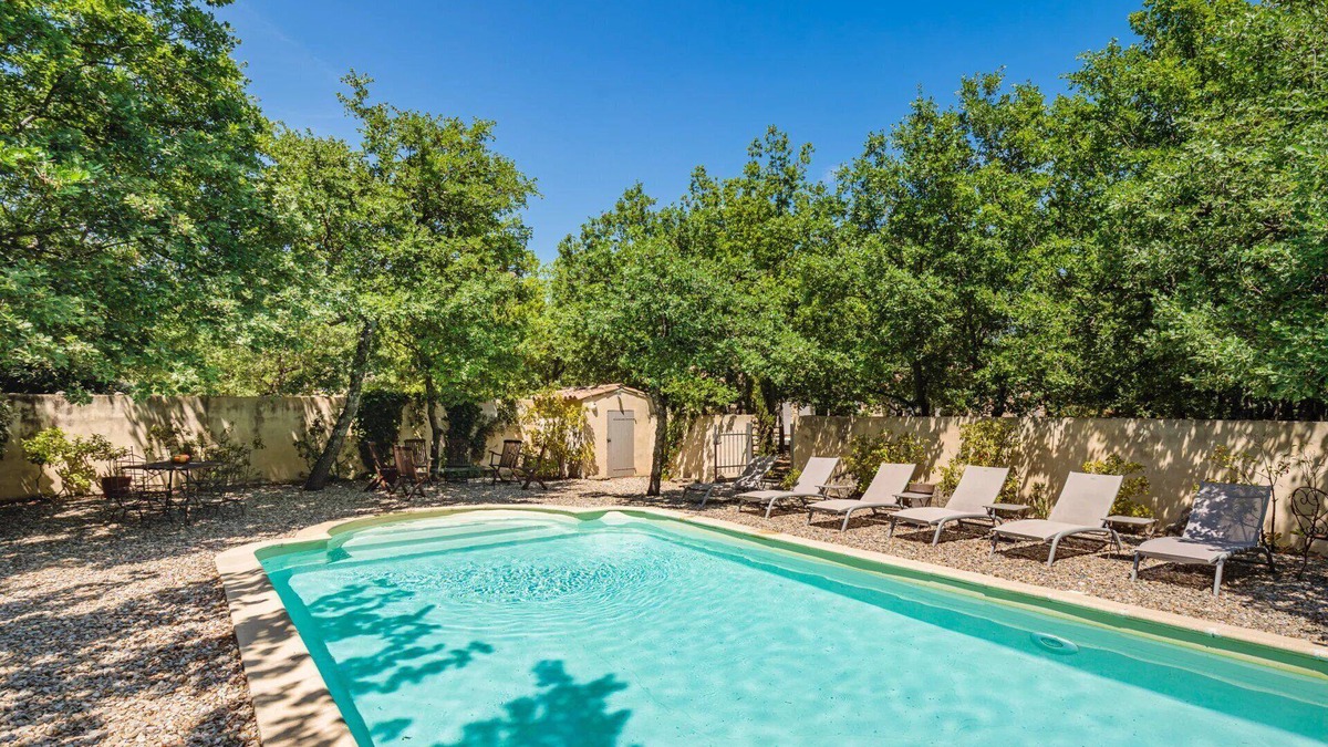 Gordes Villa | GORDES Private villa and swimming pool on enclosed land planted with trees