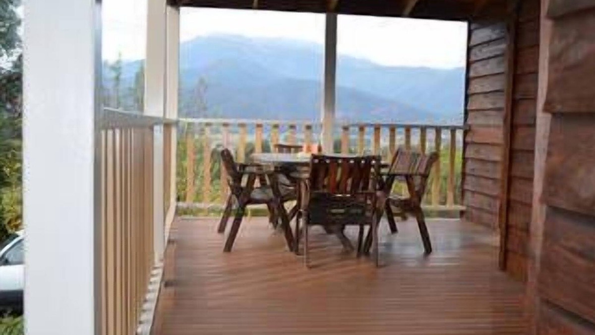 Tawonga South House | Gordon's Grandview Mt Beauty