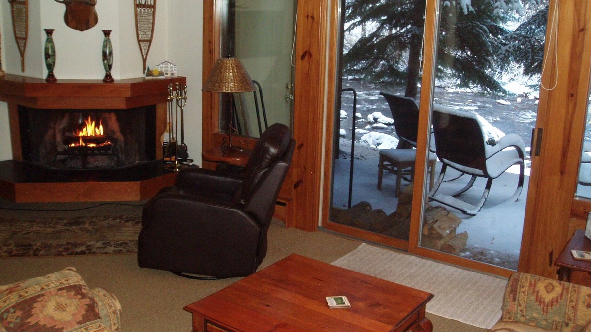 Vail House | Gore Creek just off the back deck, Free Bus, Wi-Fi, Hot Tub, Summer Pool