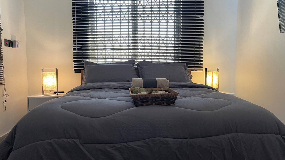 Teshie House | Gorgeous 1-bedroom apartment near Airport Hills with AC, WiFi