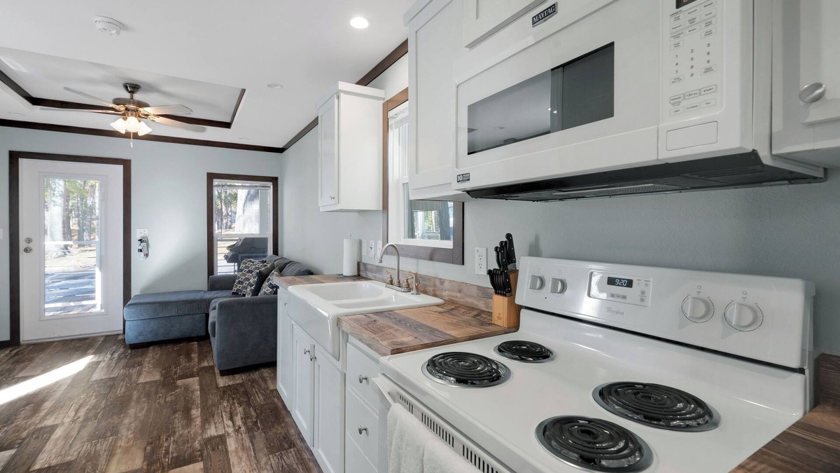 Jamestown Cabin | Gorgeous 1-Bedroom Tiny Home 1/2 Mile from Marina and Boat Ramp #409!