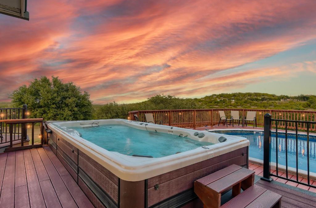 Spicewood Villa | Gorgeous 10 Acre Estate POOL HOT TUB GAME ROOM