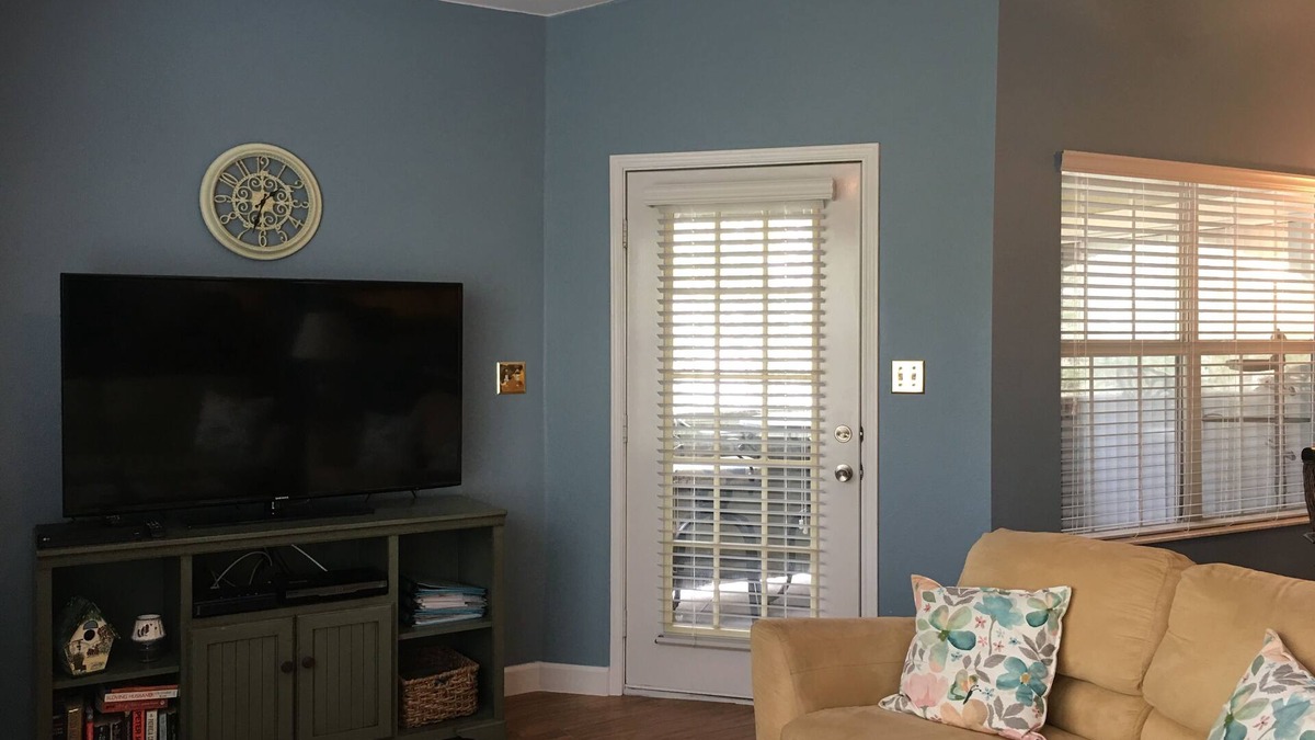 Clearwater Condo | Gorgeous 2 Bedroom 2 Bath condo overlooking resort-style pool