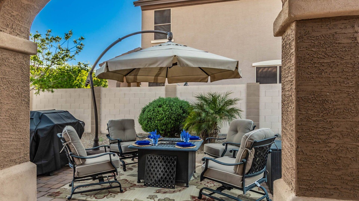 Seville House | Gorgeous 3/2 Corner Lot with Firepit and Grassy Yard!