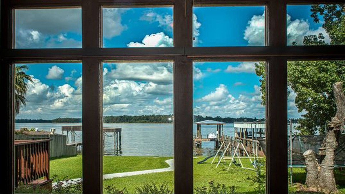 Indian Shores House | Gorgeous 3 bdrm 3 bath WATERFRONT home!
