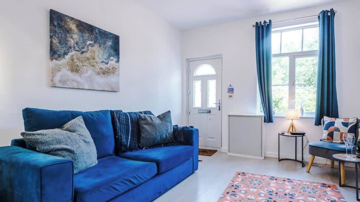 Nantwich House | Gorgeous 3-bed home, amazing location, sleeps 7!