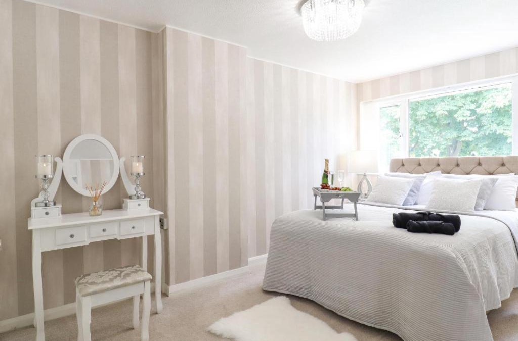 Bletchley House | Gorgeous 3 bed House In Milton Keynes