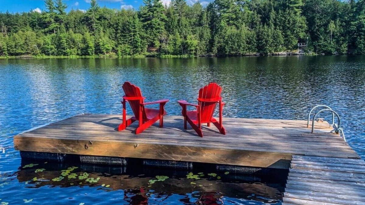 Arden Cottage | Gorgeous 3 bed rooms waterfront cottage on Kennebec Lake