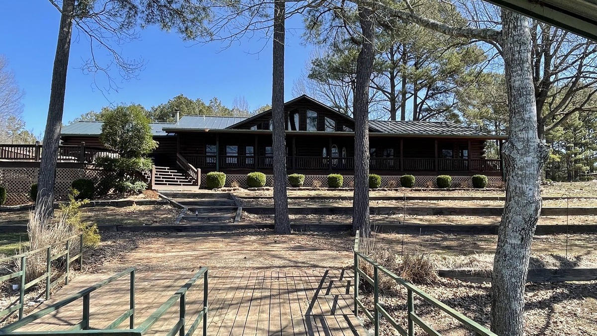Fairdealing Cabin | Gorgeous 3 bedroom cabin on Current River with private boat ramp