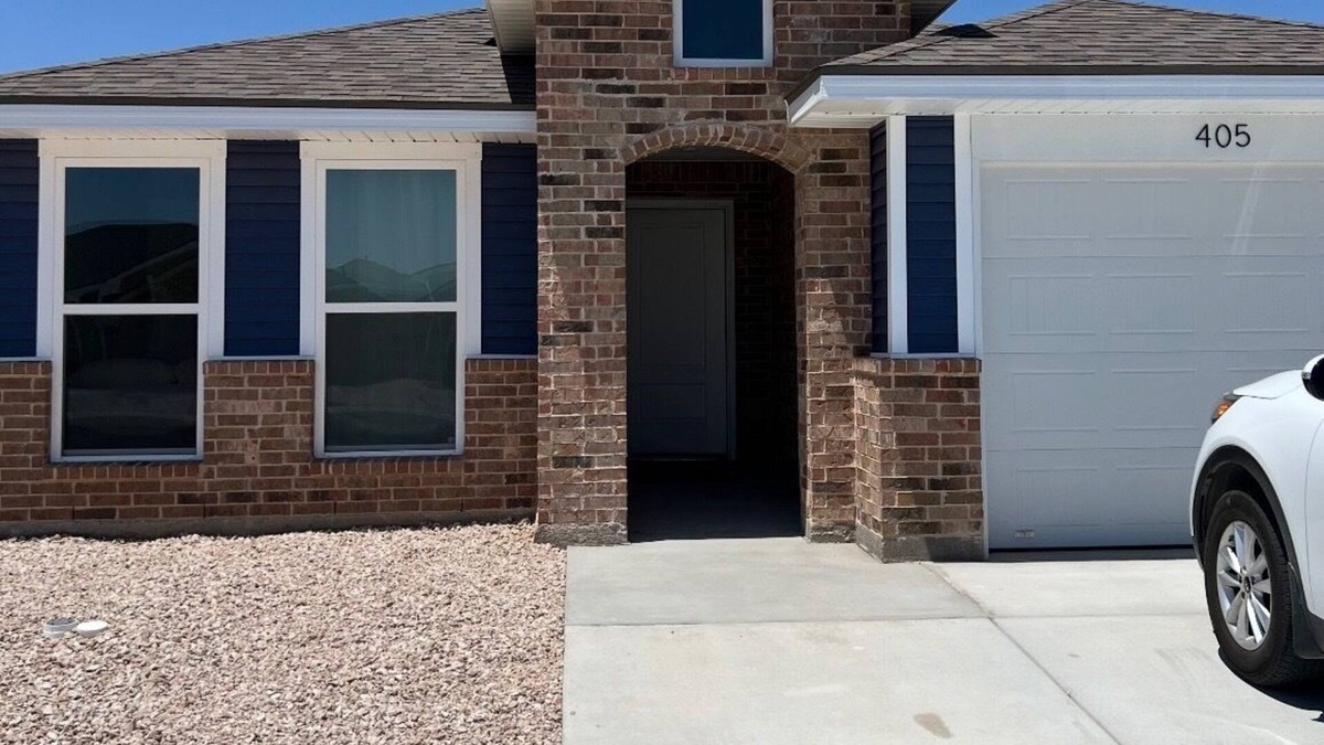 Odessa House | Gorgeous 3-bedroom house with 6 Beds and AC in Odessa