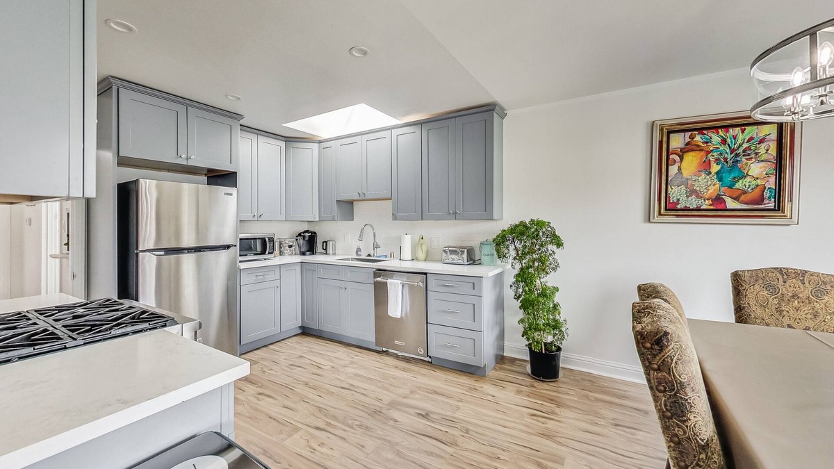Parkside House | Gorgeous 3br/1ba home near Ocean Beach