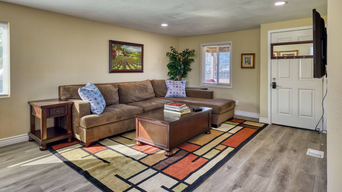 Pleasanton House | Gorgeous 3BR House for Refreshment & Relaxation!