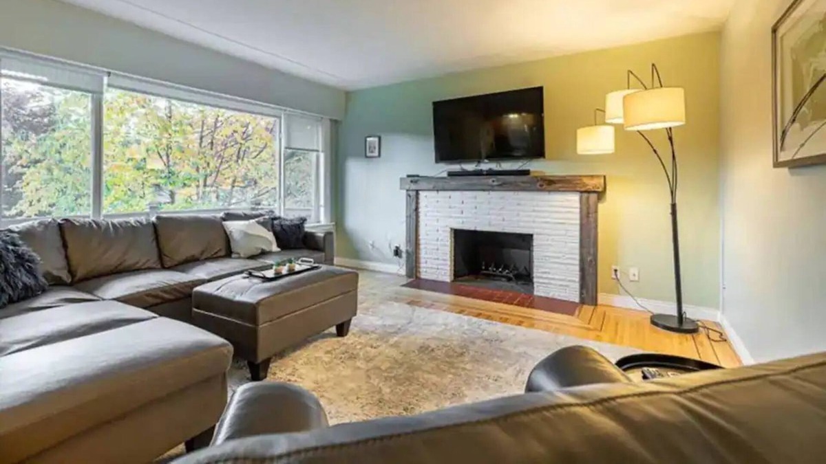 Prince George House | Gorgeous 4 Bedrooms I 2 Baths w/ Parking & WI-FI