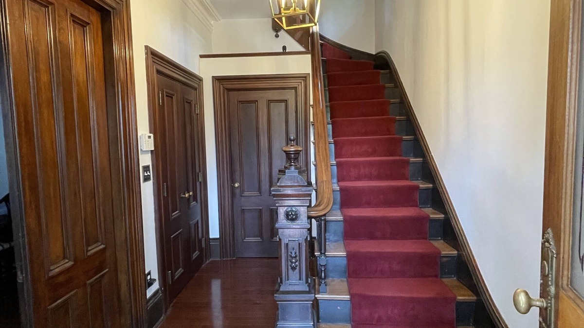 Porter Square House | Gorgeous 4+ br 3.5 ba Harvard mansion: Cambridge Cosmopolitan
