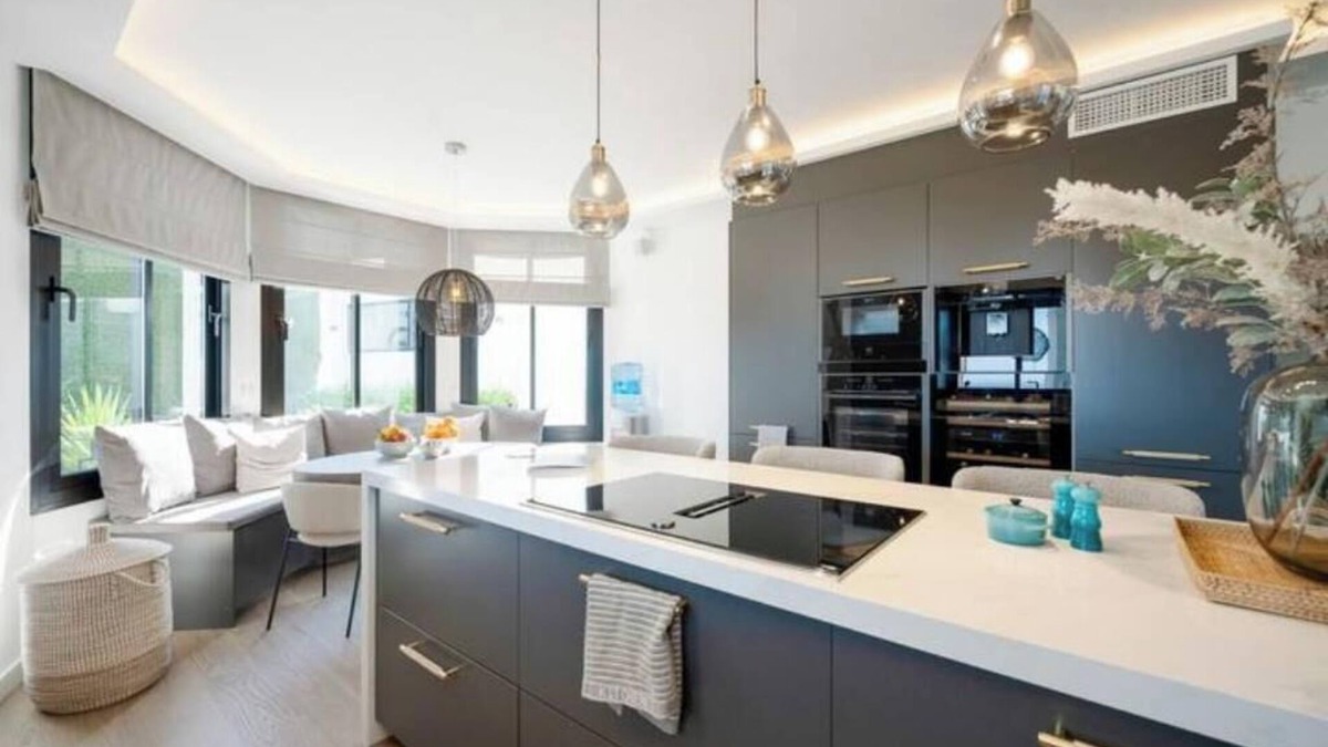 Priego de Cordoba Villa | Gorgeous 5 Bed Villa Quinta 10 min from Port Banus