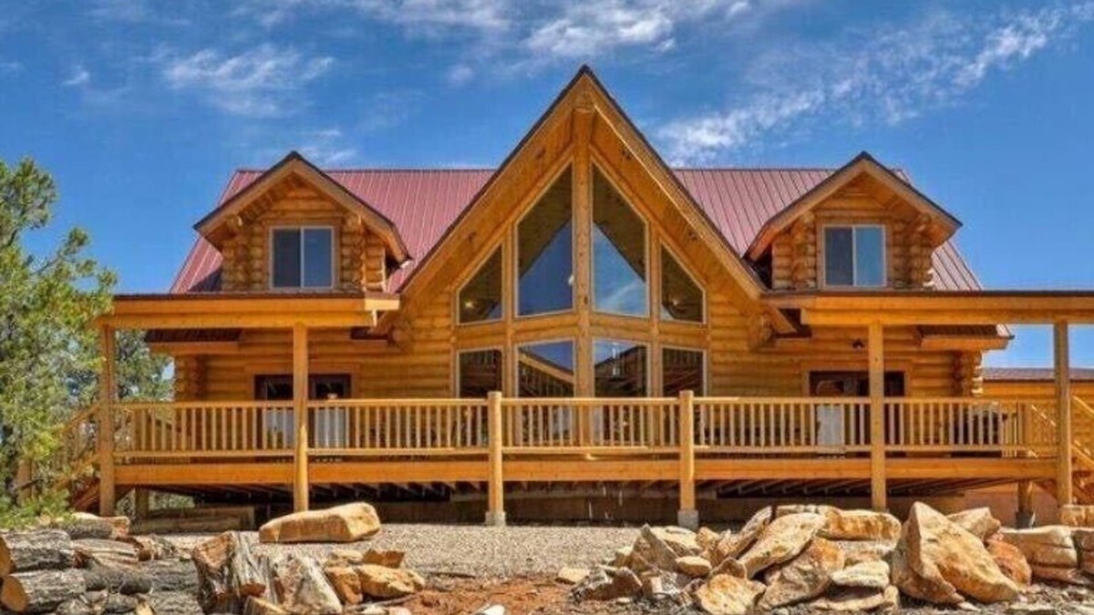 Zion National Park East Entrance Cabin | Gorgeous 5 Bedroom Log Cabin for your ALL YEAR relaxation by Zion National Park