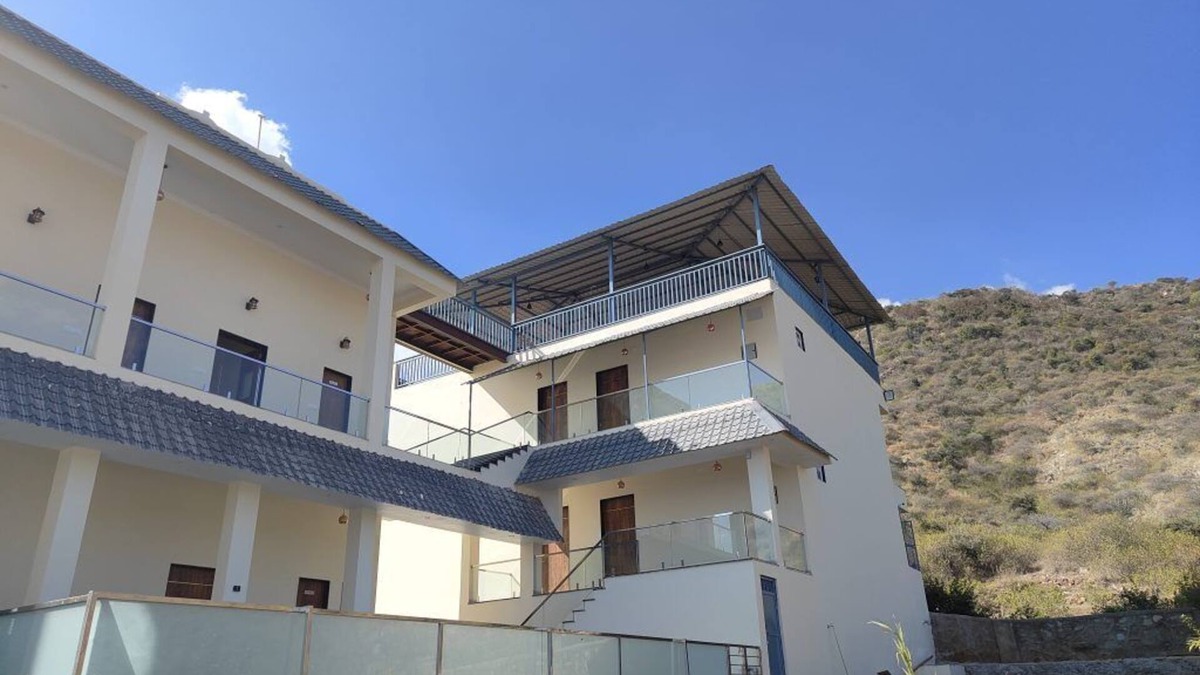 Bouvet Island Villa | Gorgeous 6-bedroom villa with AC and WiFi in Udaipur