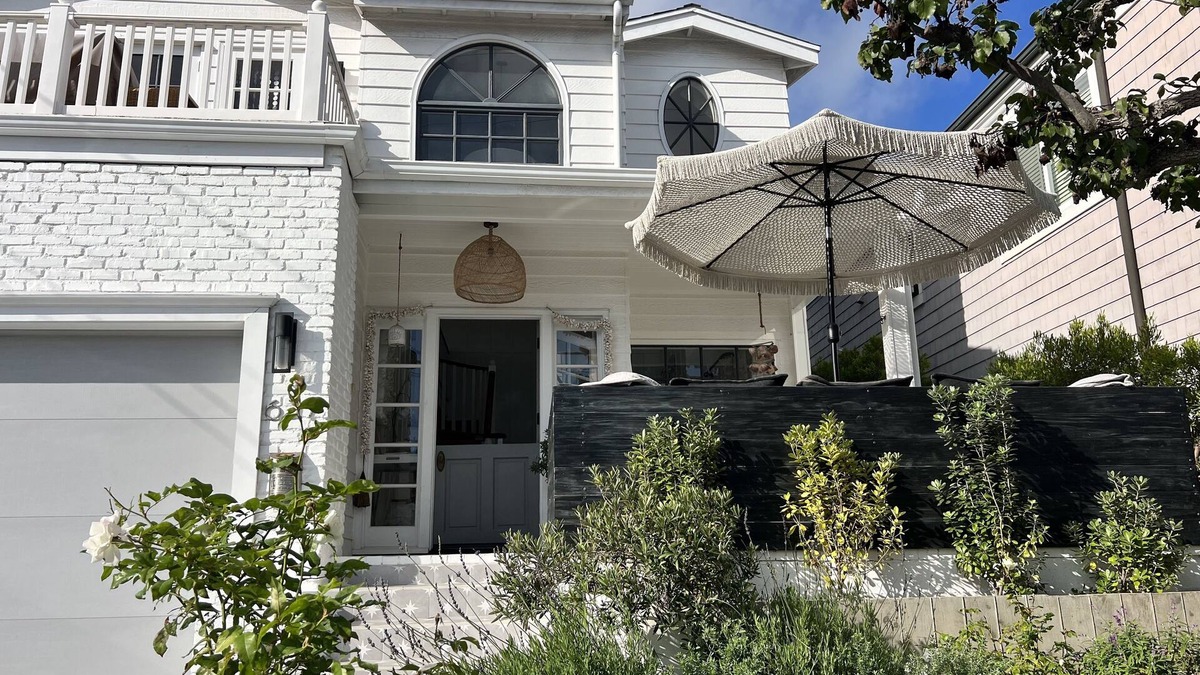 Tree Section House | Gorgeous and Spacious 4BR Retreat; Walk to Beach and Restaurants