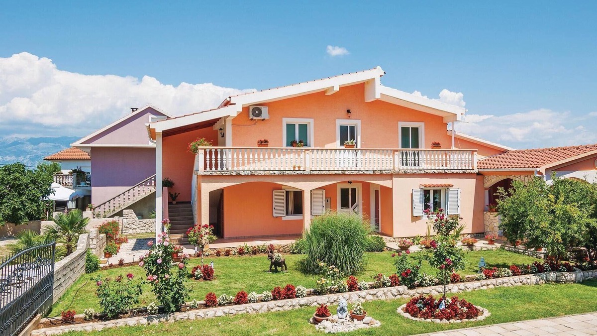 Podgradina Apartment | Gorgeous apartment in Podgradina