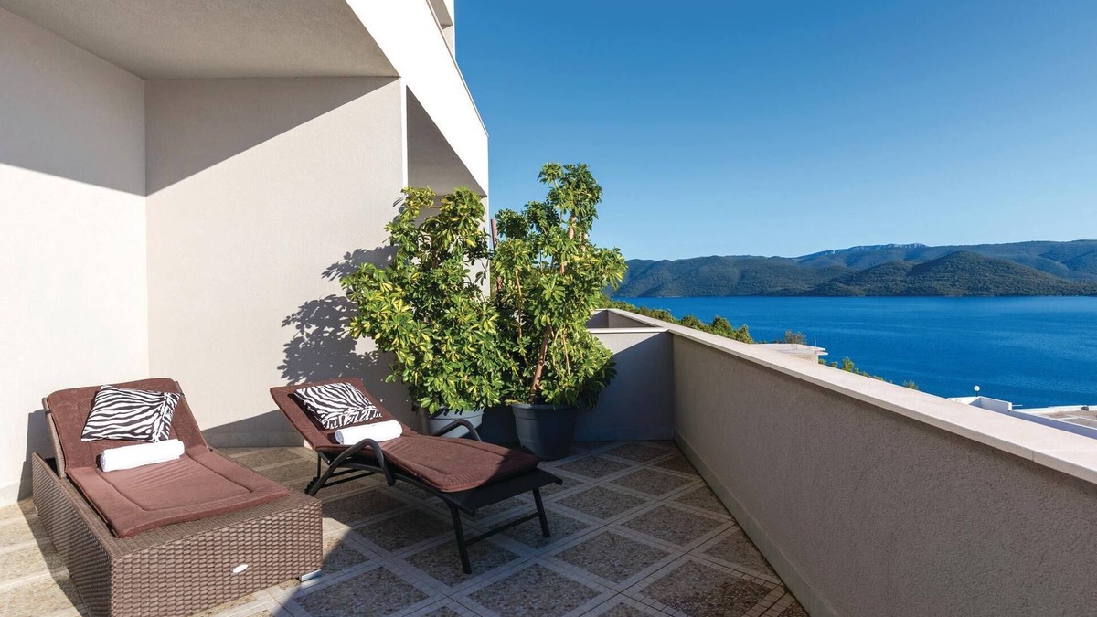 Komarna Apartment | Gorgeous apartment in Klek