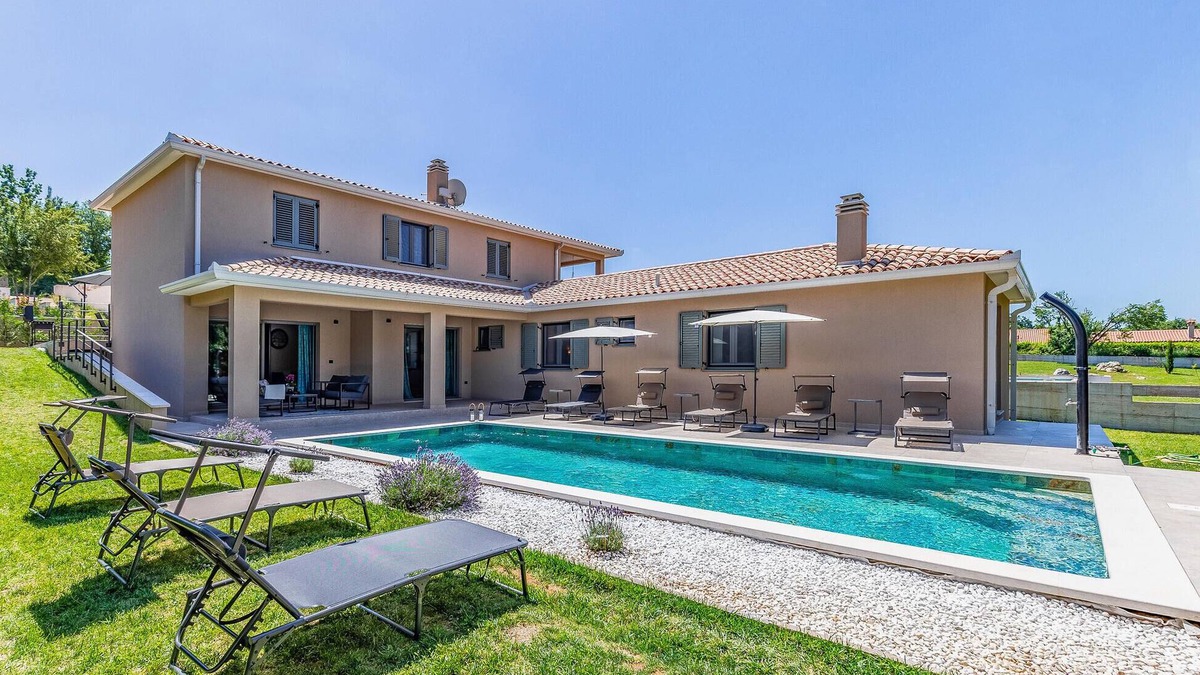 Snasici Apartment | Gorgeous apartment in Labin with WiFi