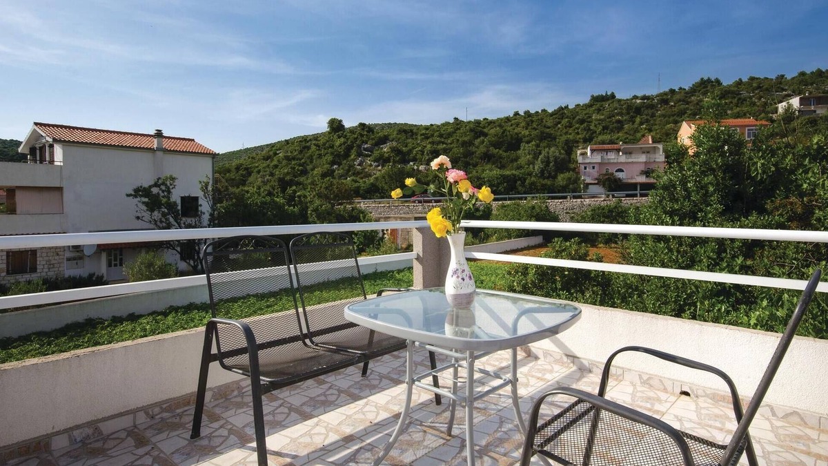 Poljica Apartment | Gorgeous apartment in Poljica with WiFi