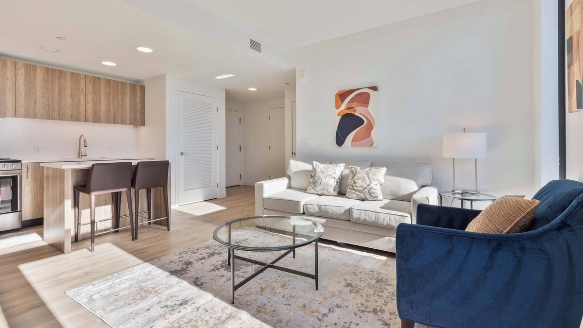 West Fens Apartment | Gorgeous Apt with Kitchen