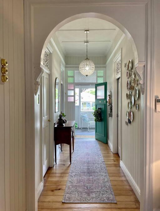 Booval House | Gorgeous Arthouse Queenslander In Ipswich