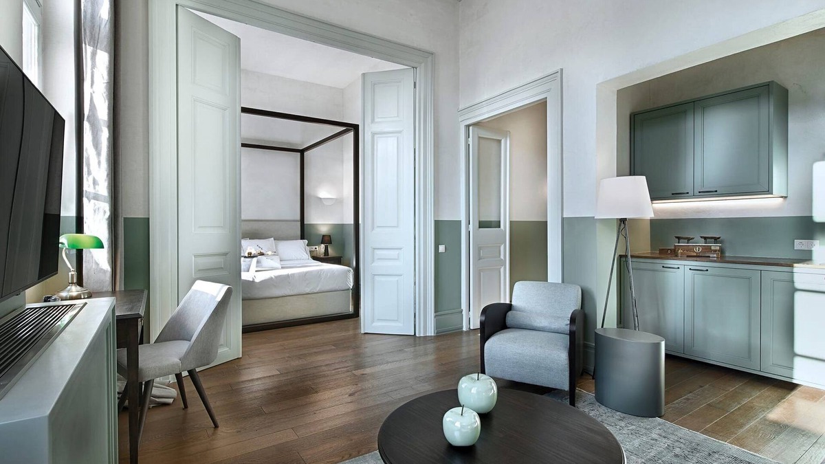 Monastiraki Villa | Gorgeous Athens Apartment | 2 Bedrooms | Apartment Sting | Balcony | Athinaidos
