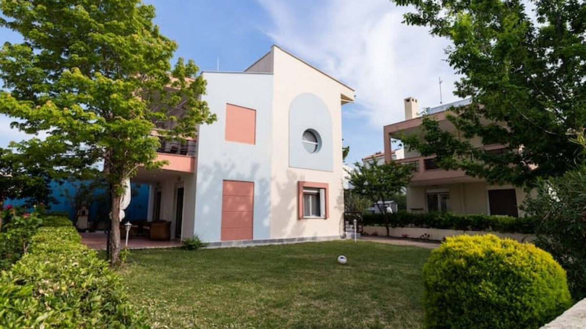 Bouvet Island Cottage | Gorgeous beachfront cottage