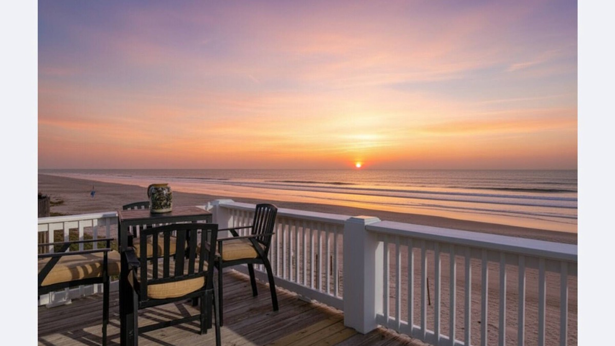 Port Bolivar House | Gorgeous Beachfront | Firepit | Couples Retreat
