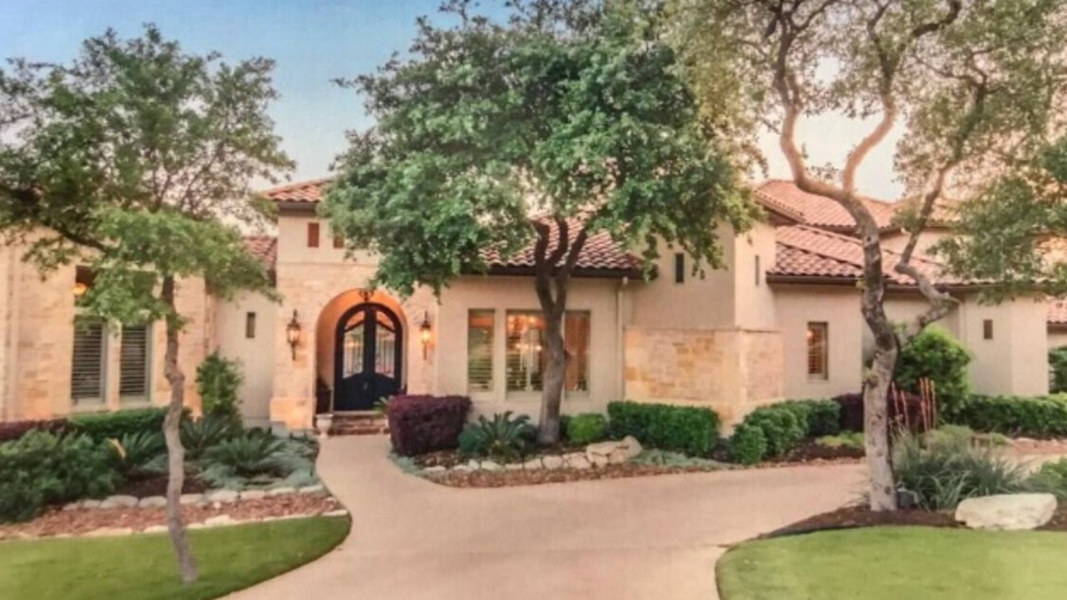 Dominion House | Gorgeous beautiful property in private Guard gated community
