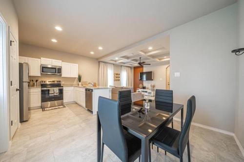 West San Antonio House | Gorgeous, Brand New 3 Bedrooms Home- Built 2024, Near SeaWorld & Lackland AFB