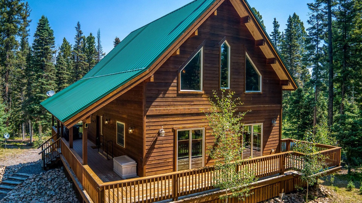 Cimarron Cabin | Gorgeous cabin in Arrowhead! Relax, unwind and enjoy the beautiful fall colors!