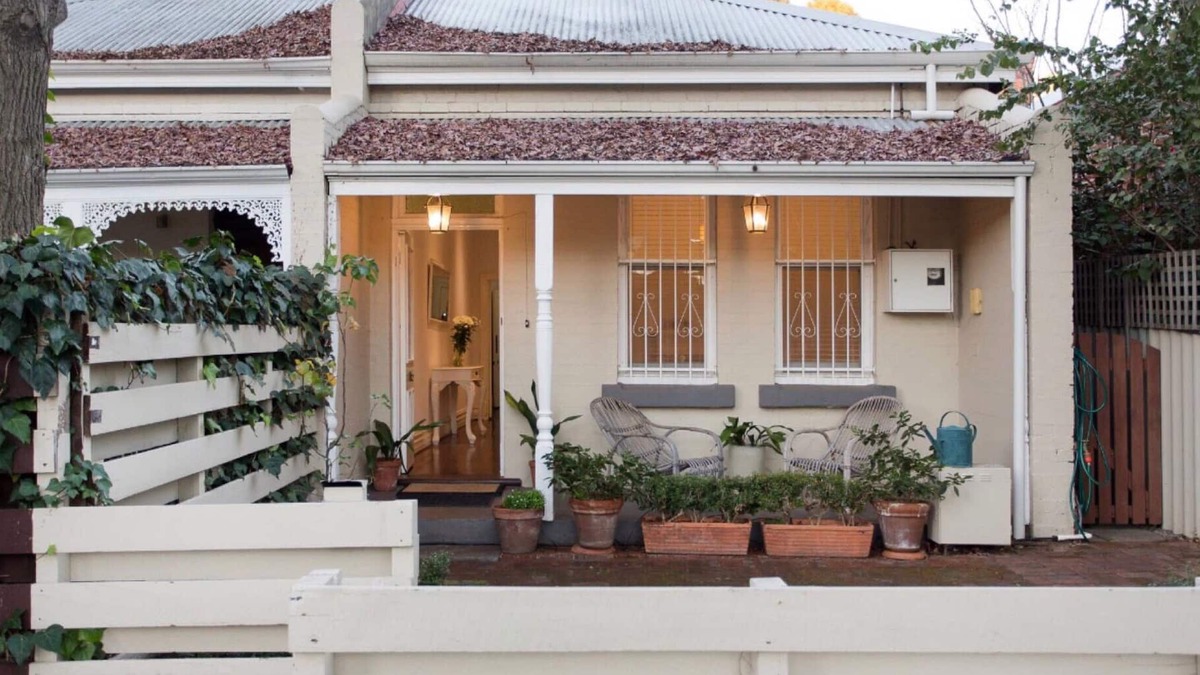 Subiaco House | Gorgeous central Subiaco cottage - walk to Kings Park, cafes, restaurants, train