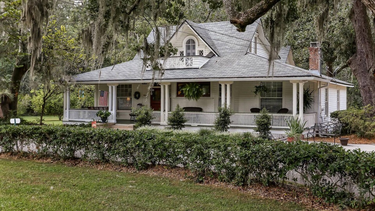 Orange Park House | Gorgeous circa 1875 Plantation House (in city)