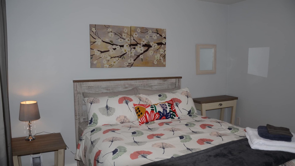 Historic Old Town House | Gorgeous cottage home of Niagara-on-the-Lake